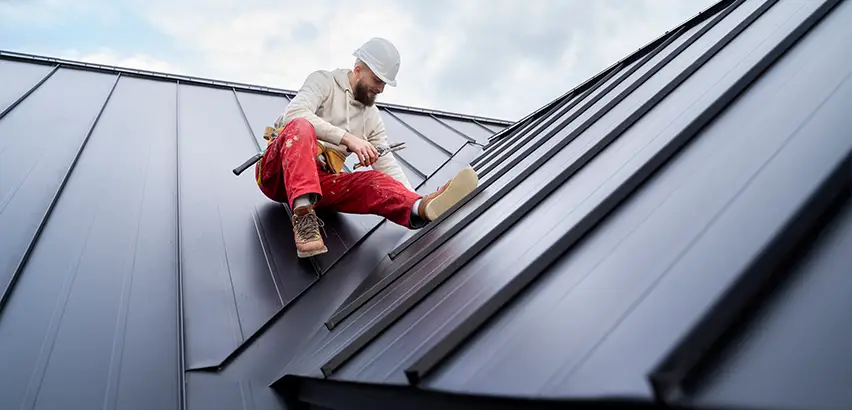 Professional Roof Valley Installation Services in Columbus, WI